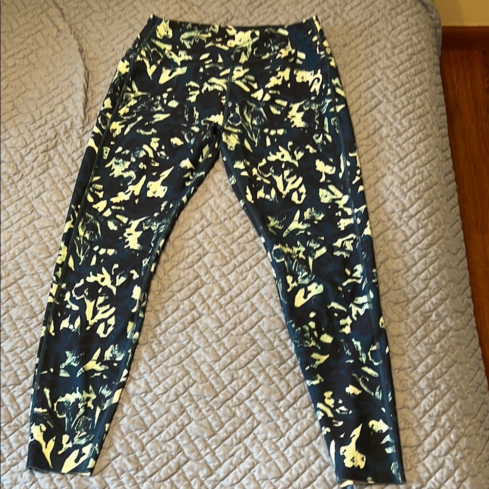 Peloton High Waisted Leggings w/ pockets.
